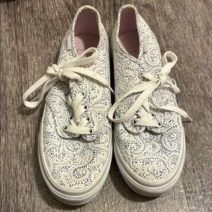 Women’s White Floral Lace-Up Sneakers
